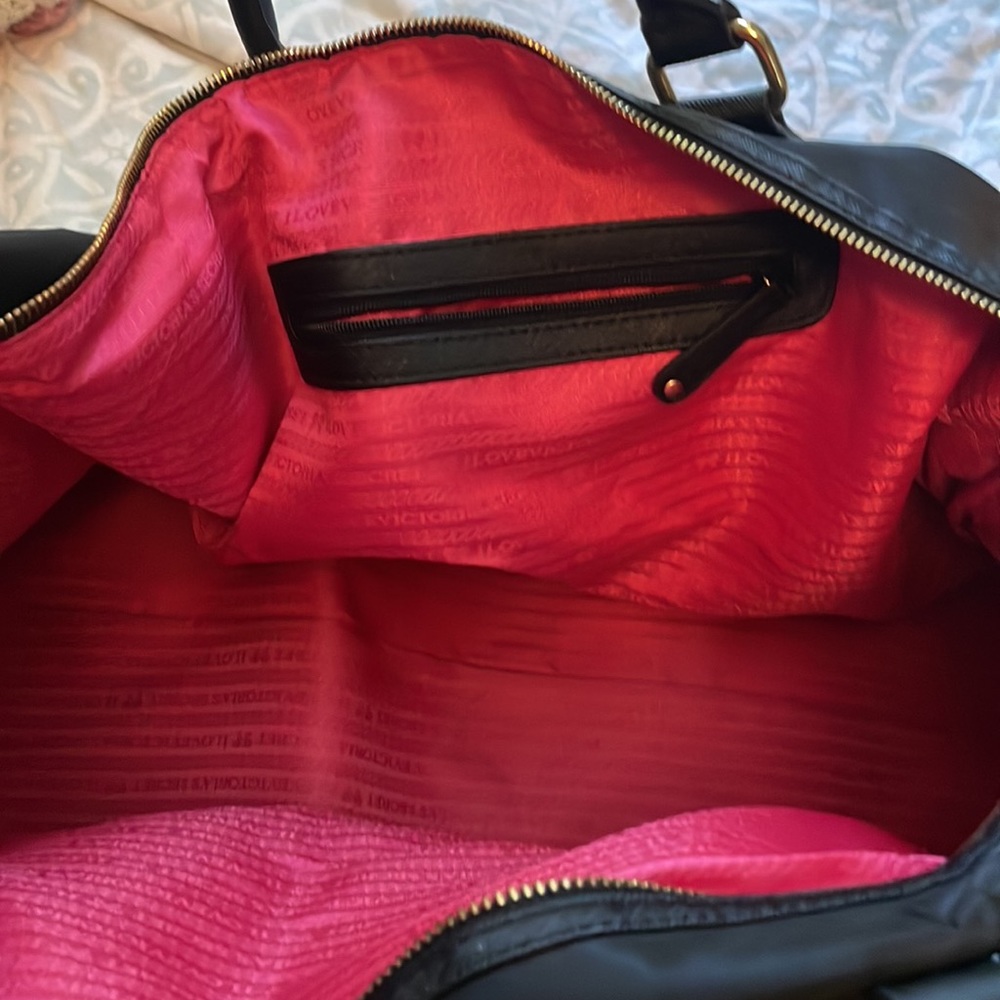 Black & Gold Victoria’s Secret weekender bag - Picture 2 of 2
